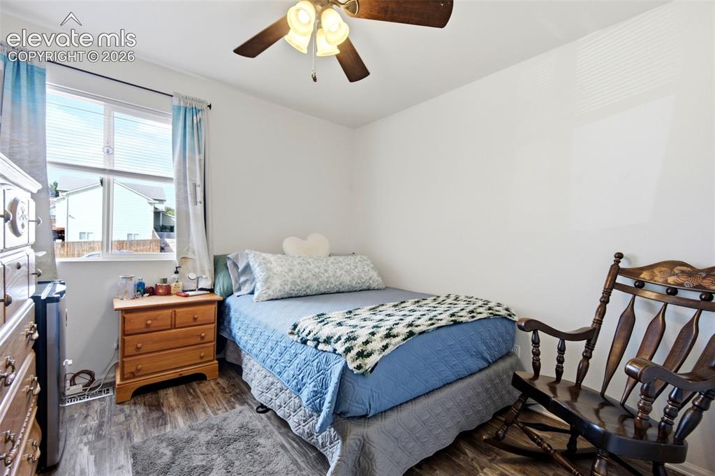 Image 16 of 44: Bedroom