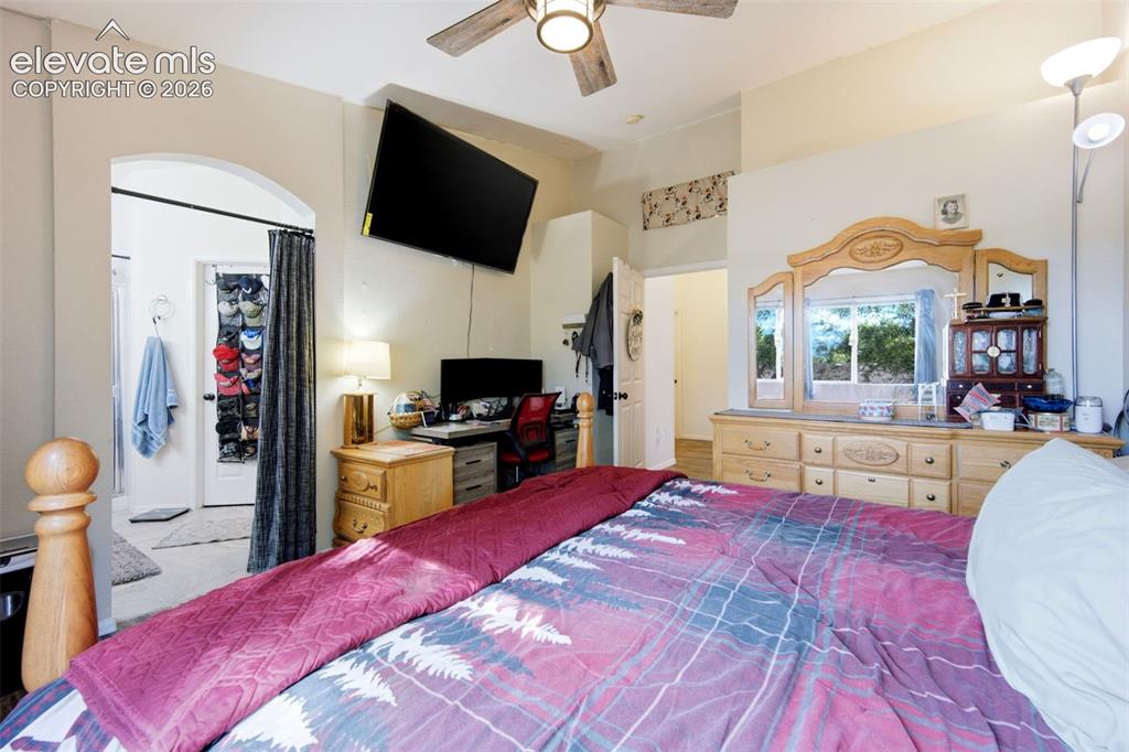 Image 20 of 44: Bedroom
