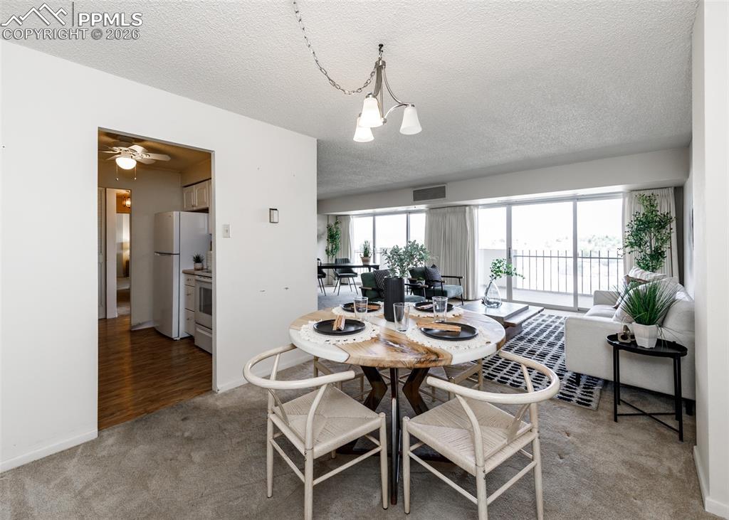 Image 27 of 49: Dining Area