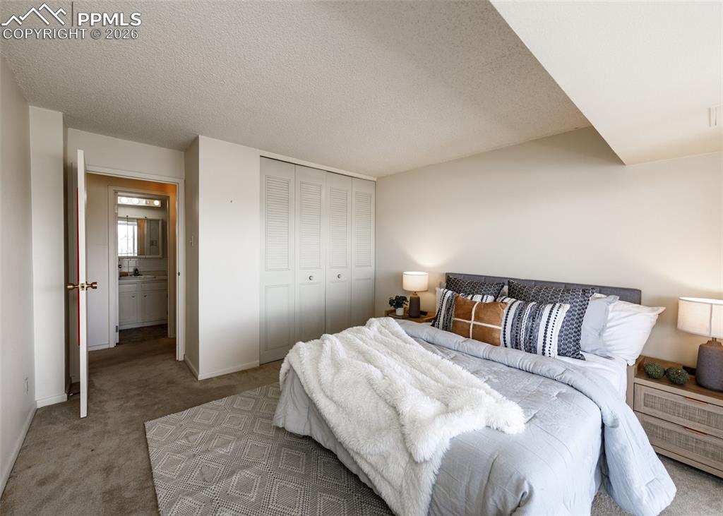 Image 33 of 49: Bedroom