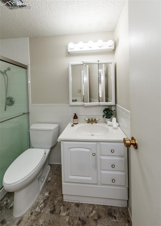 Image 48 of 49: Bathroom