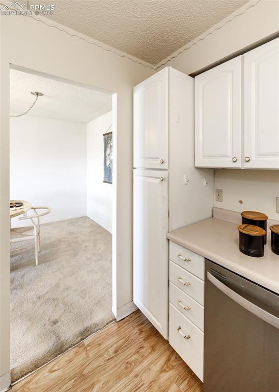 Image 8 of 49: Kitchen