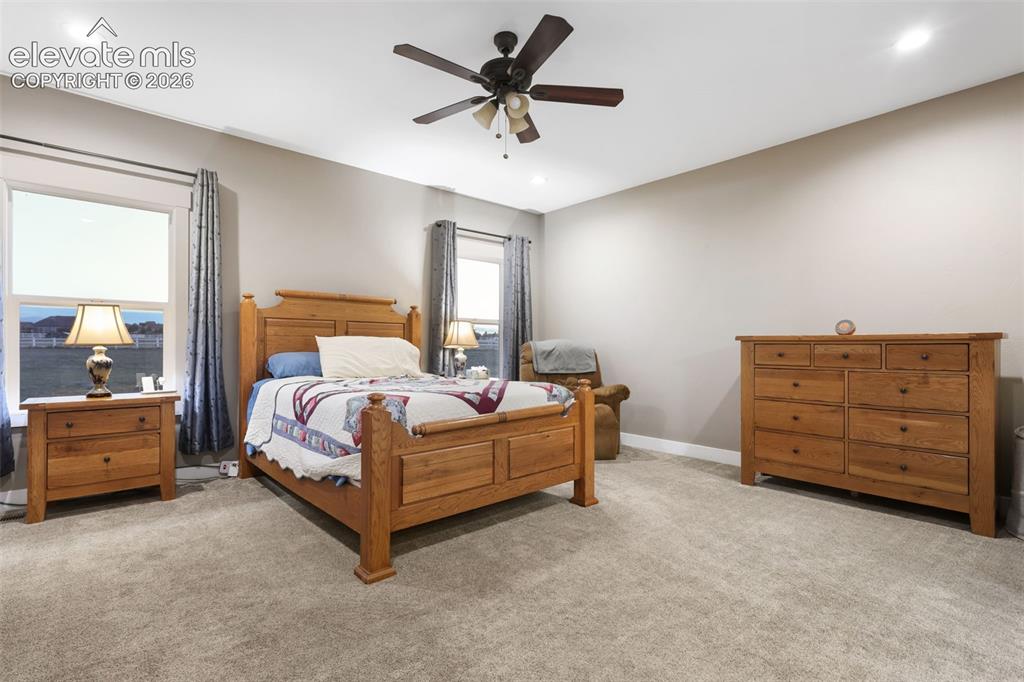 Image 18 of 38: Bedroom