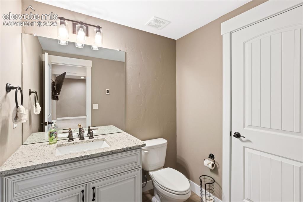 Image 31 of 38: Bathroom