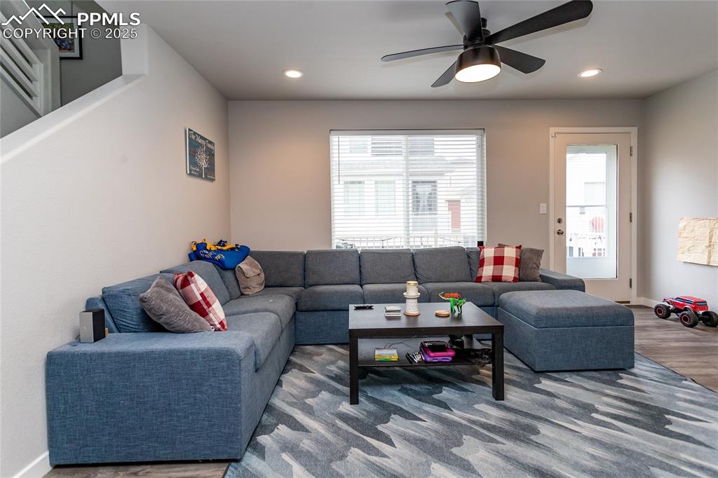 Image 19 of 48: Living Room