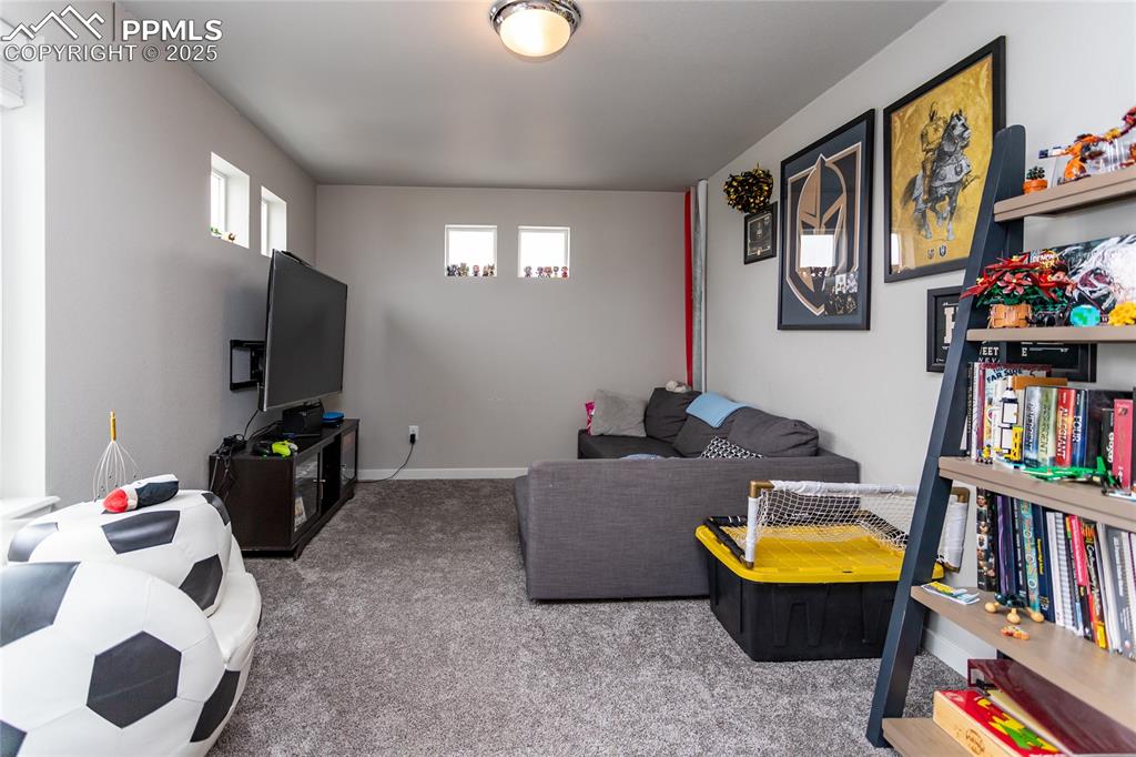 Image 42 of 48: Loft