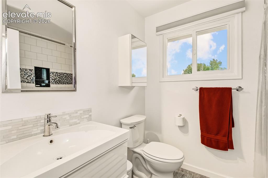 Image 20 of 39: Full bathroom upper level near bedroom 2 and 3