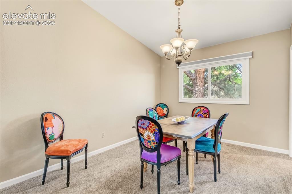 Image 5 of 39: Dining area