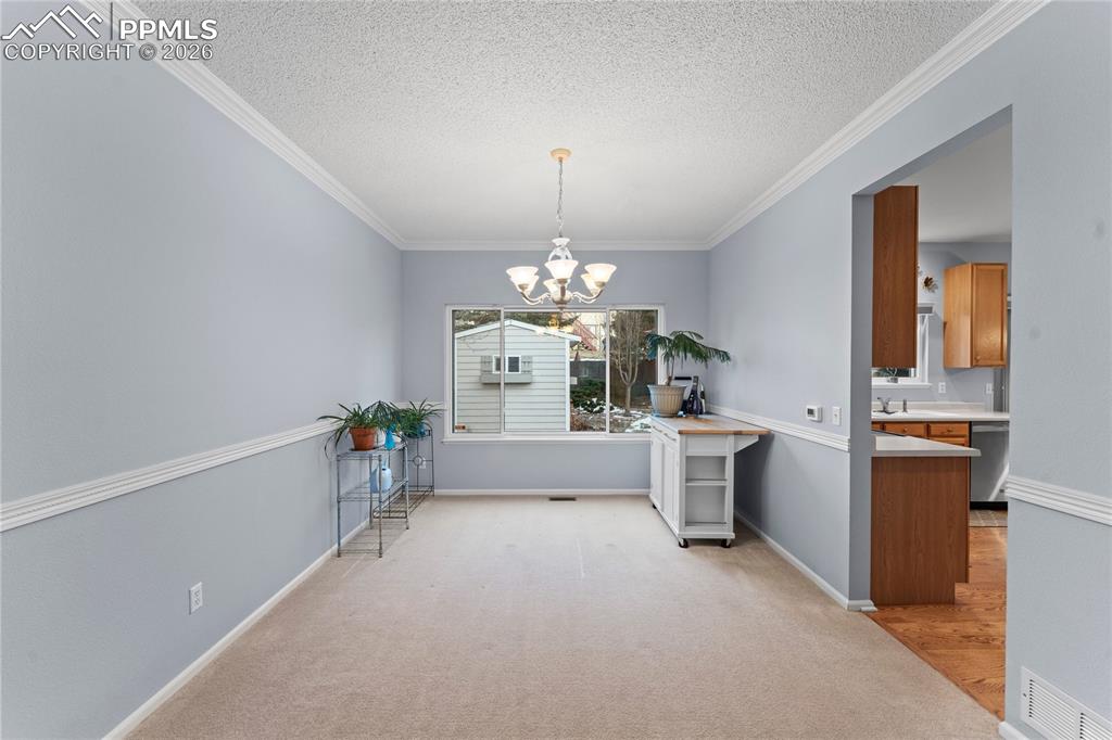 Image 10 of 44: Dining Area