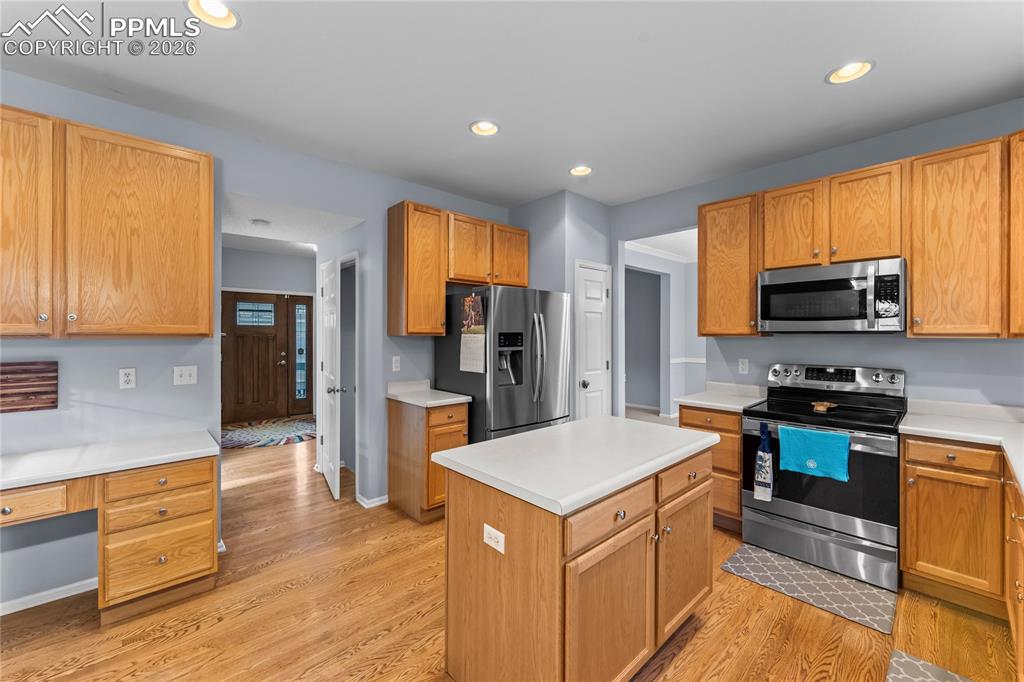 Image 14 of 44: Kitchen