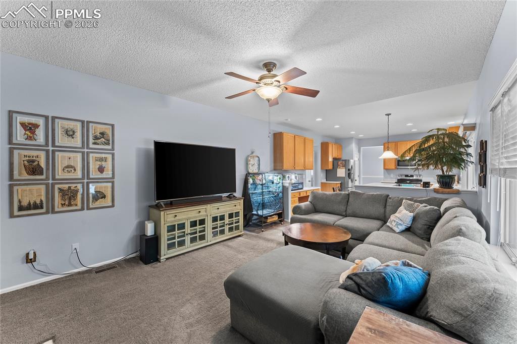 Image 17 of 44: Living Room