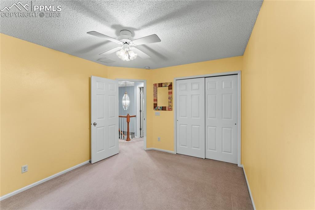 Image 29 of 44: Bedroom