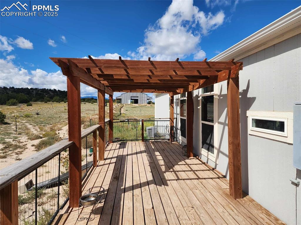 Image 16 of 37: Deck