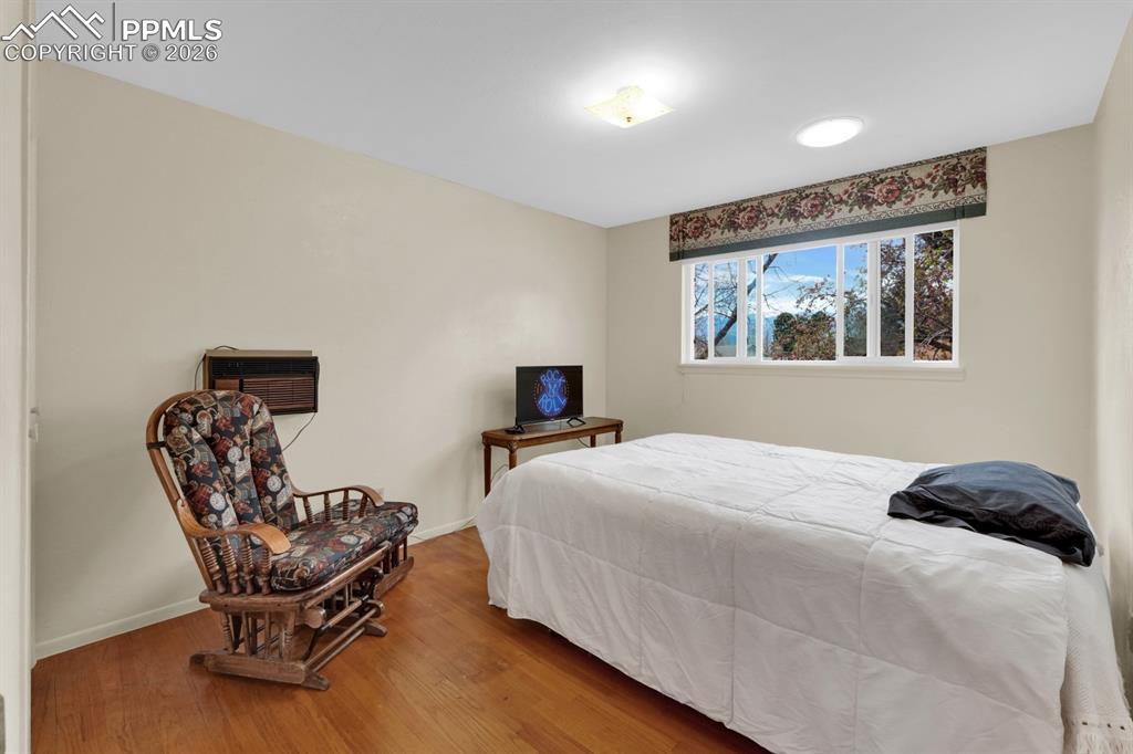 Image 12 of 25: Mountain Views!!!