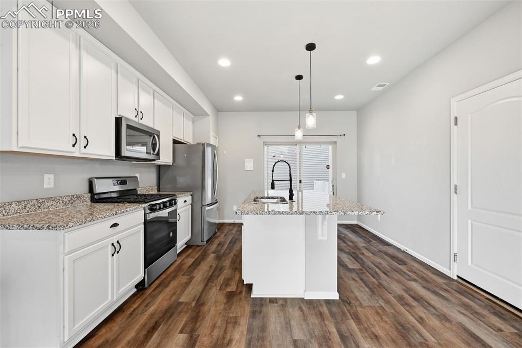 Image 8 of 24: Kitchen