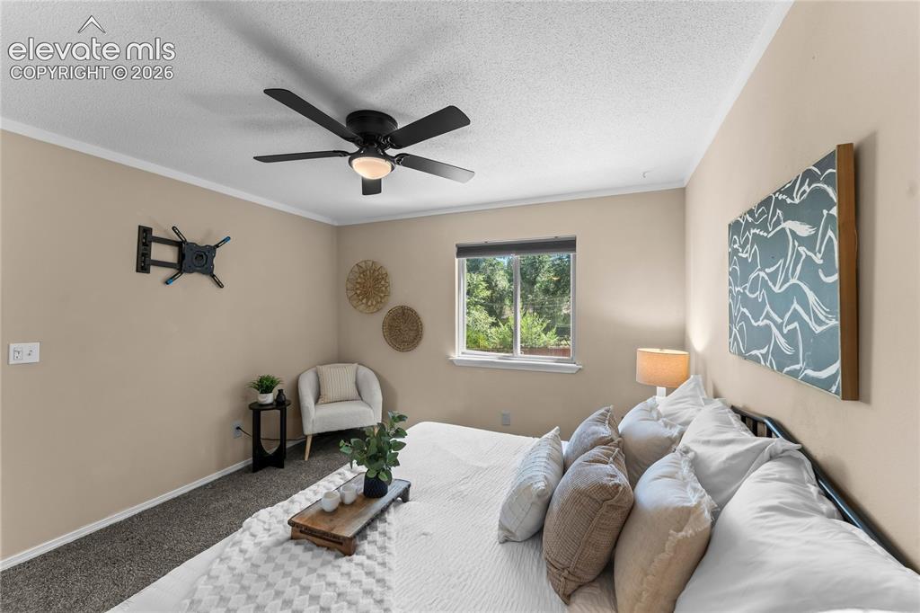 Image 15 of 40: Bedroom