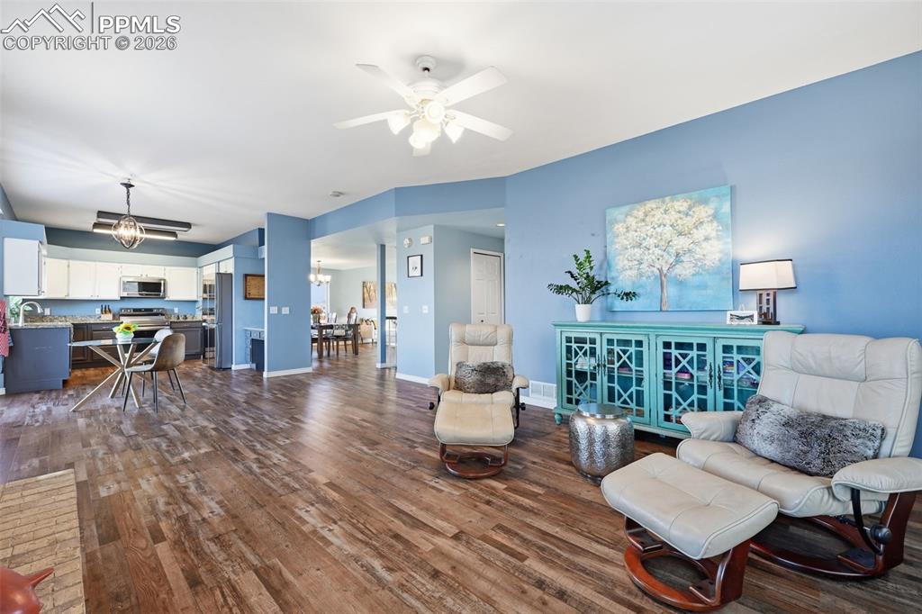 Image 15 of 45: Living Room