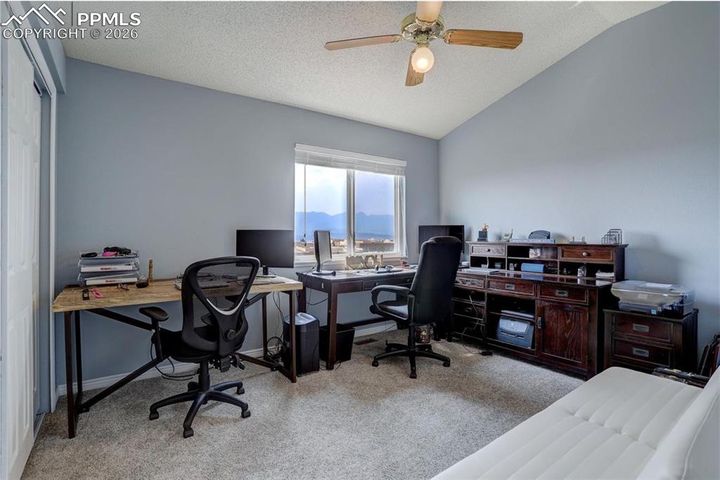 Image 21 of 45: Office