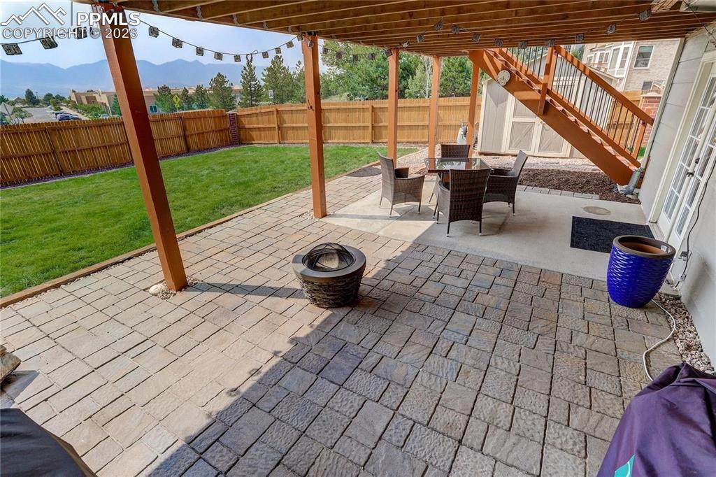 Image 34 of 45: Patio