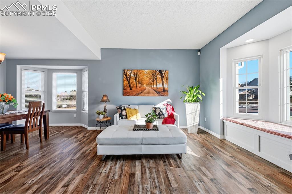 Image 8 of 45: Sitting Room