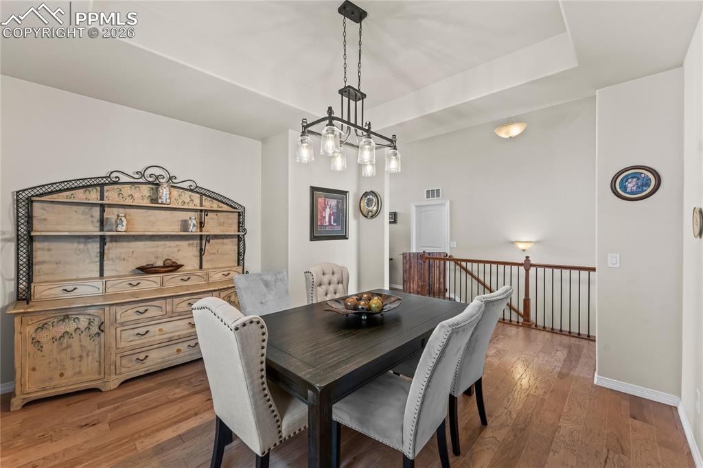 Image 4 of 28: Dining Area