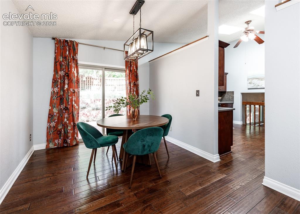 Image 10 of 48: Dining Area