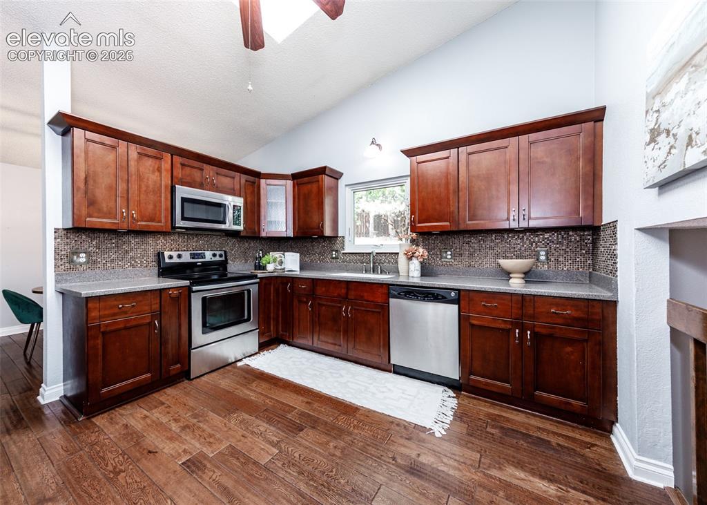 Image 12 of 48: Kitchen