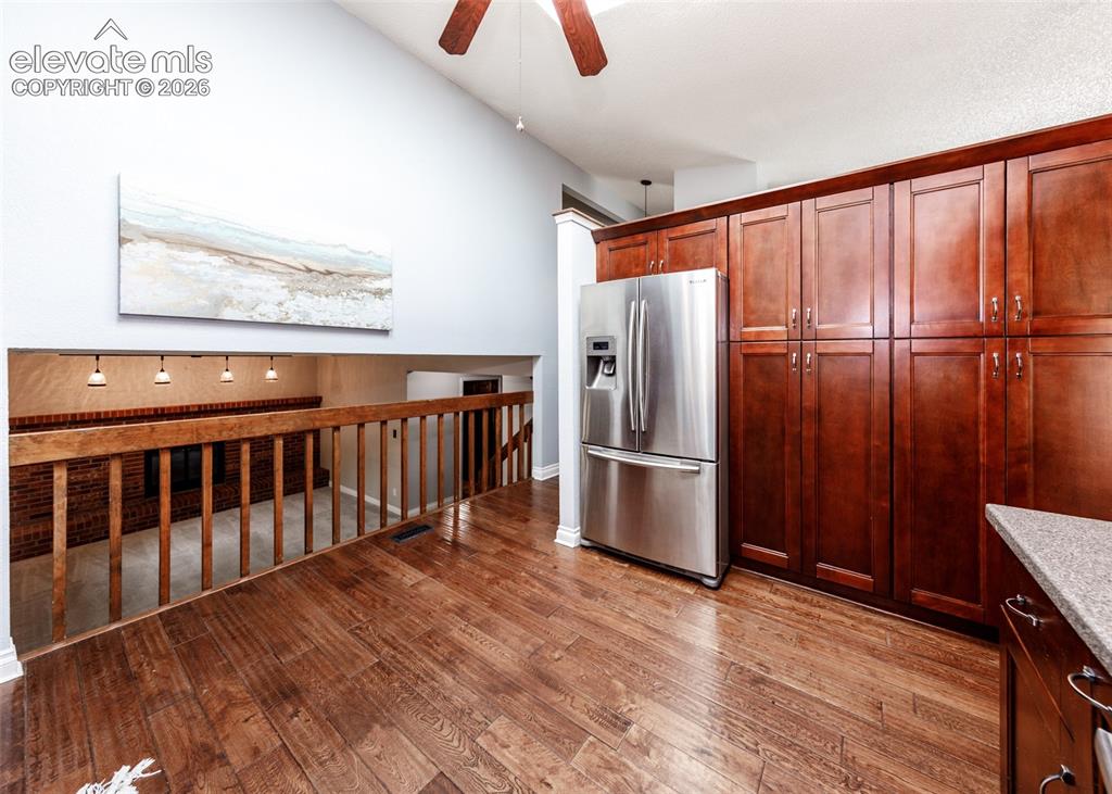 Image 14 of 48: Kitchen