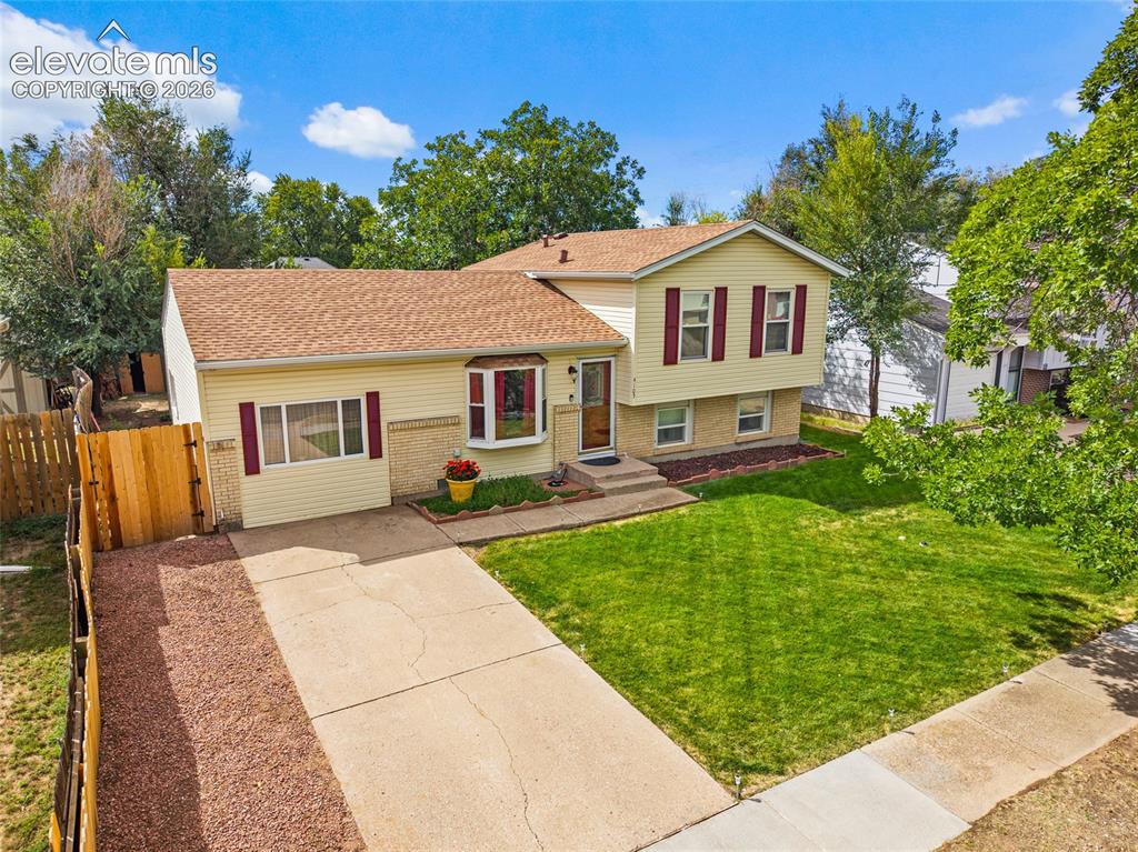 Caption: 1678 Sq foot with 4 beds and 2 bath home!
