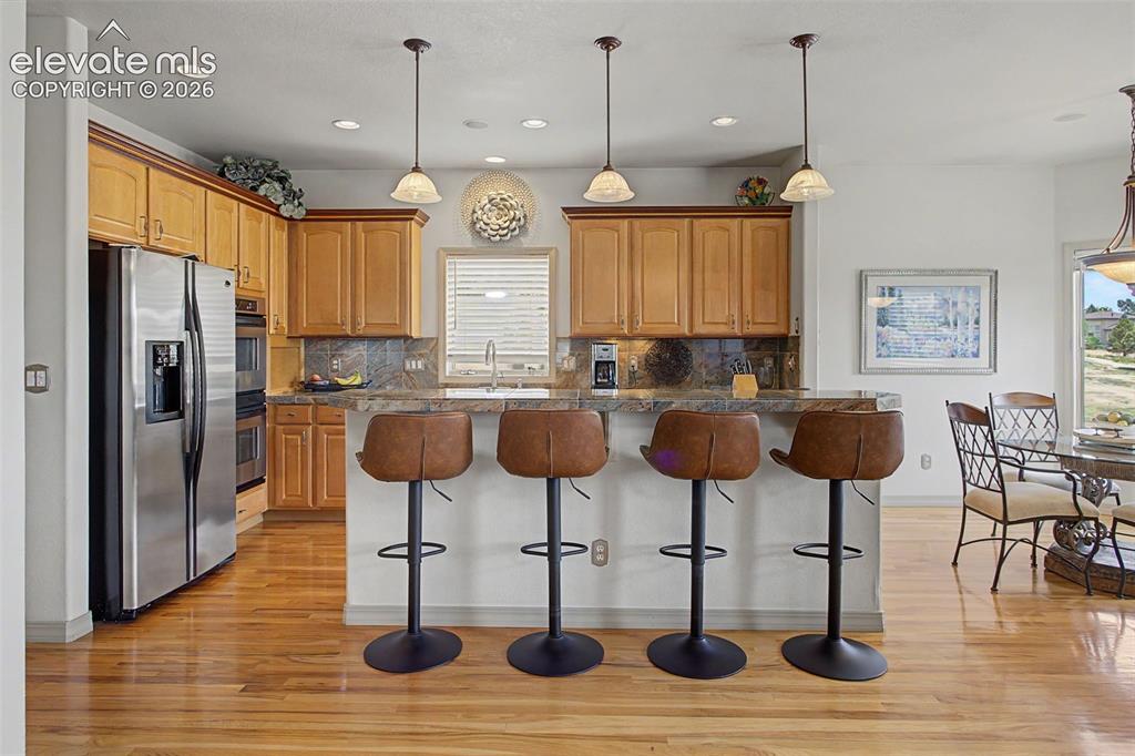 Image 14 of 50: Kitchen