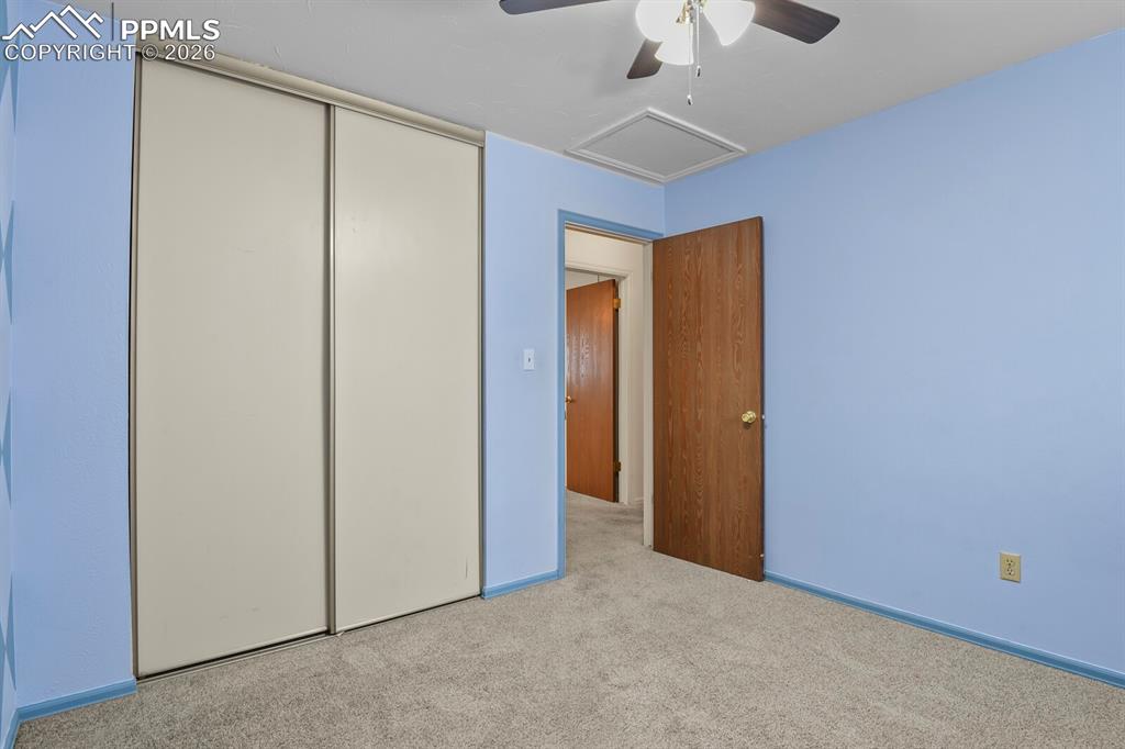 Image 22 of 35: Bedroom