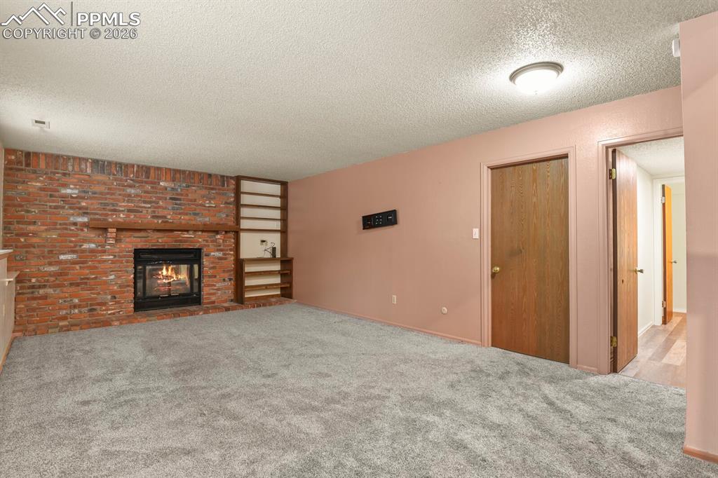 Image 23 of 35: Living Room