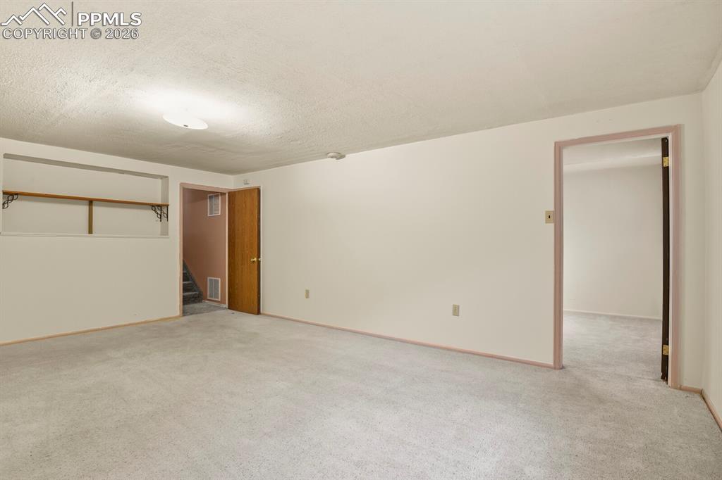 Image 30 of 35: Bedroom