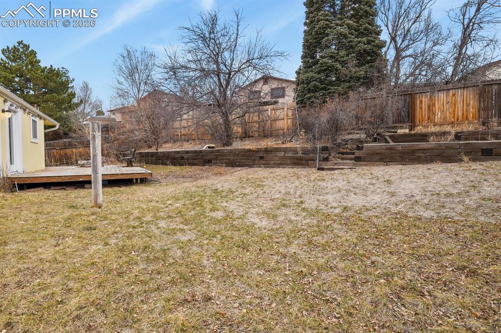 Image 35 of 35: Yard