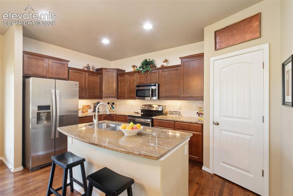 Image 7 of 39: Kitchen