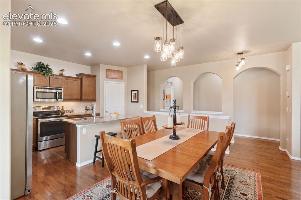 Image 9 of 39: Dining Area