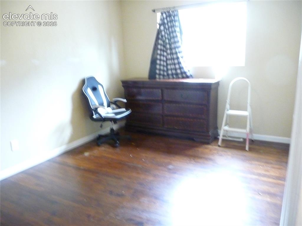 Image 12 of 20: Bedroom