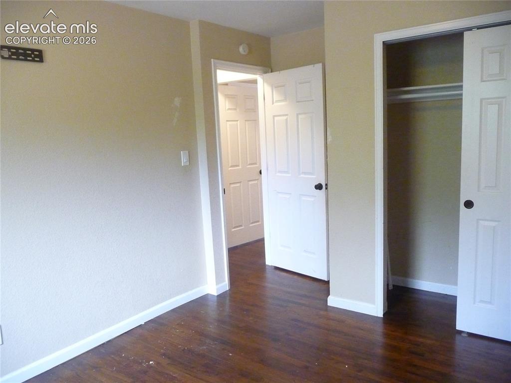 Image 20 of 20: Bedroom