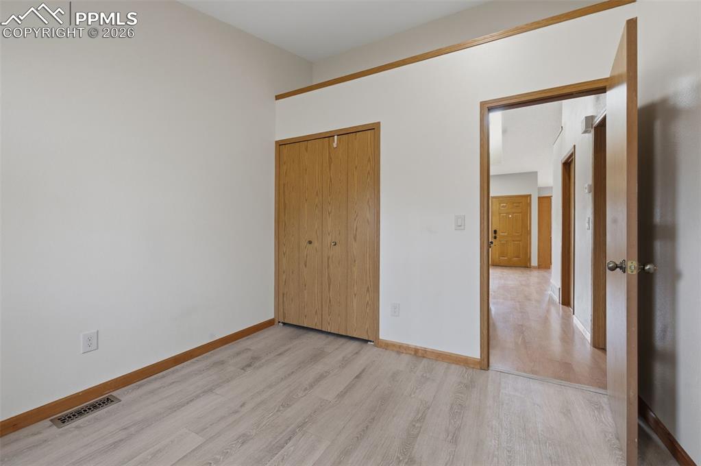 Image 15 of 30: Bedroom