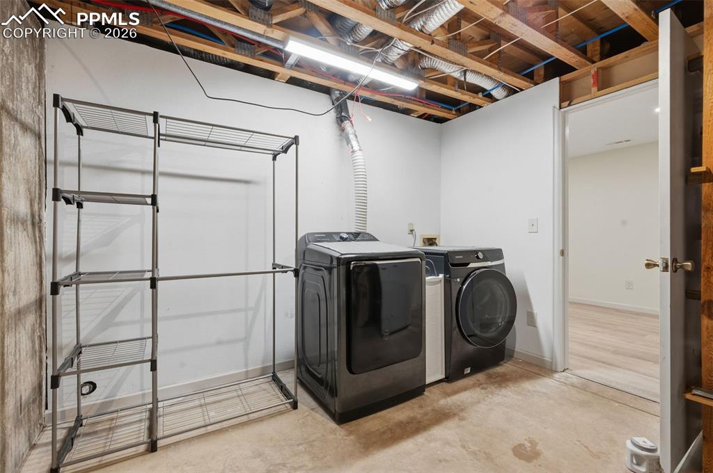 Image 22 of 30: Laundry