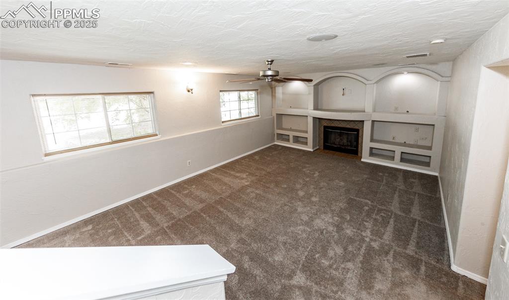 Image 23 of 37: Family Room
