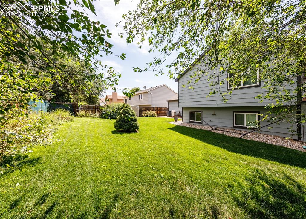 Image 37 of 37: Yard
