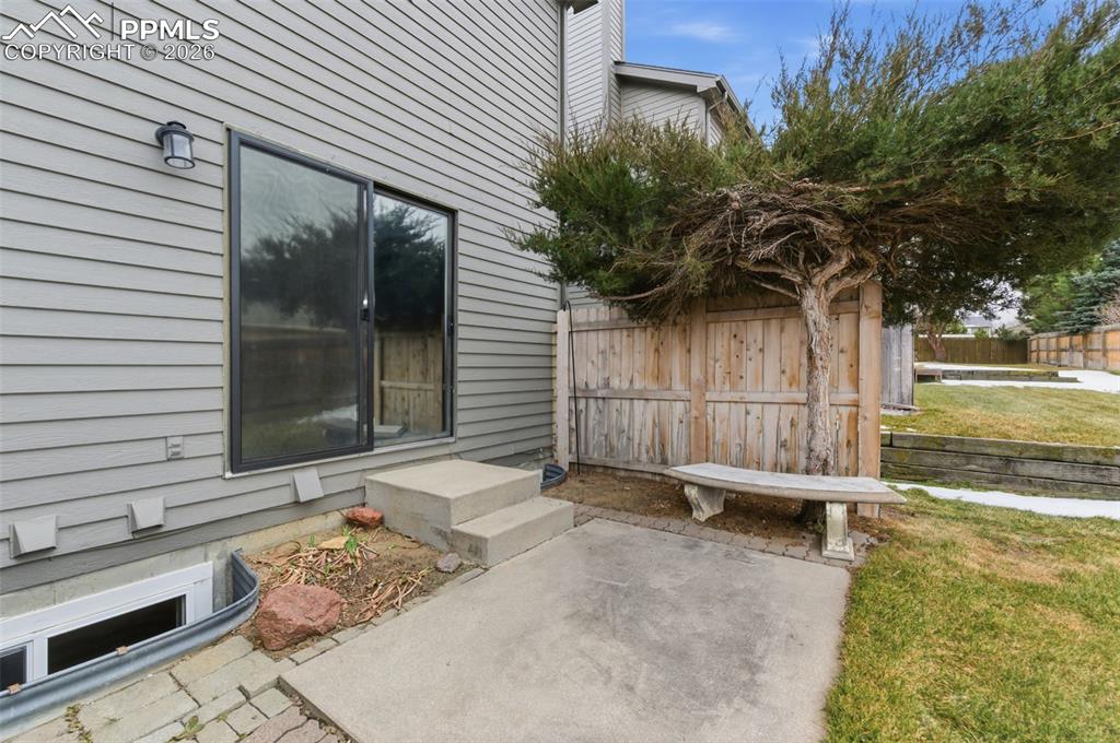 Image 27 of 31: Back of Structure