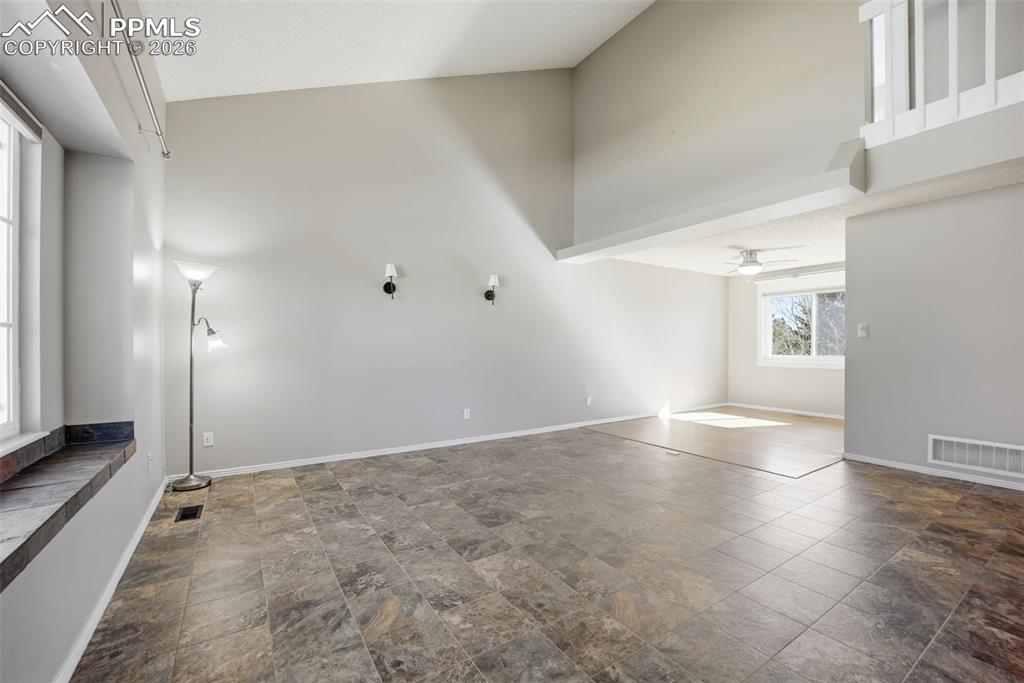 Image 2 of 50: Living Room