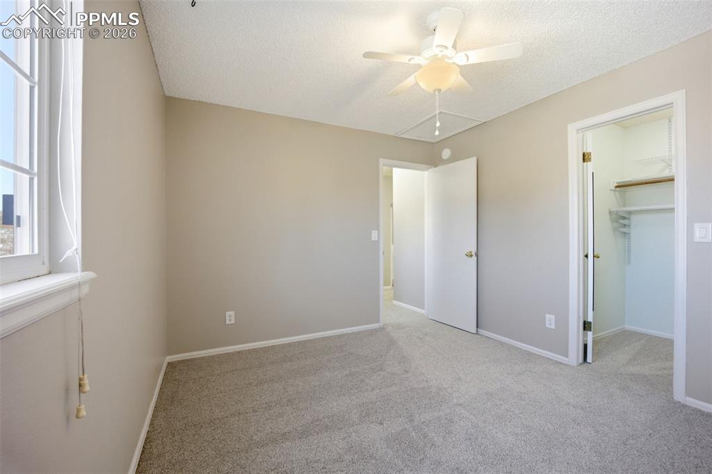 Image 29 of 50: Bedroom