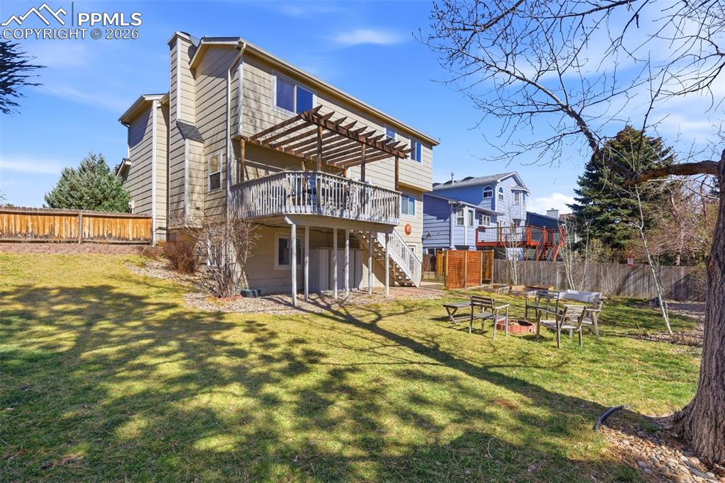 Image 40 of 50: Back of Structure