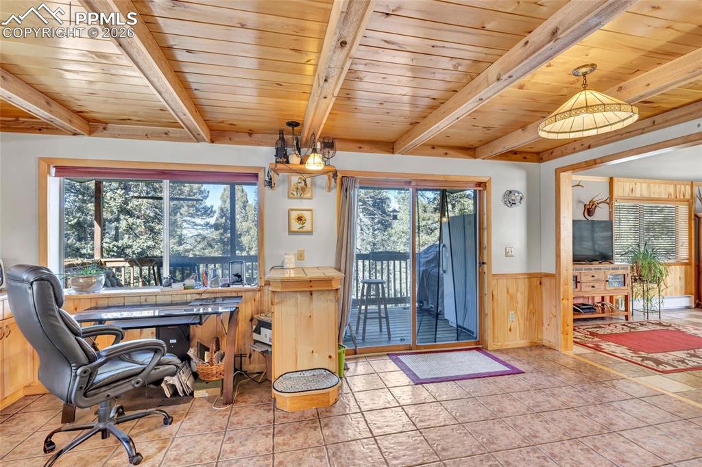 Image 14 of 48: Office