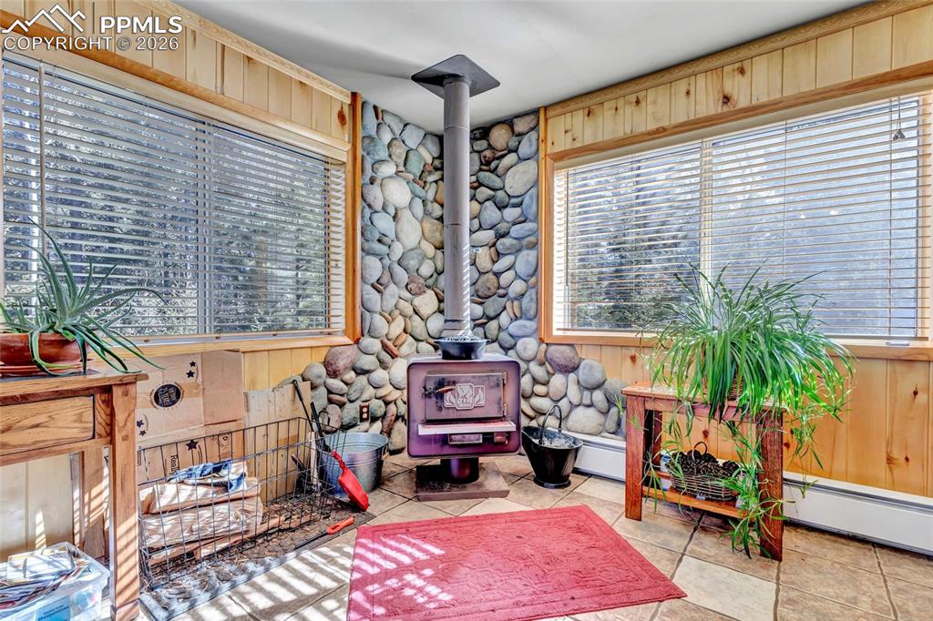 Image 20 of 48: Sitting Room