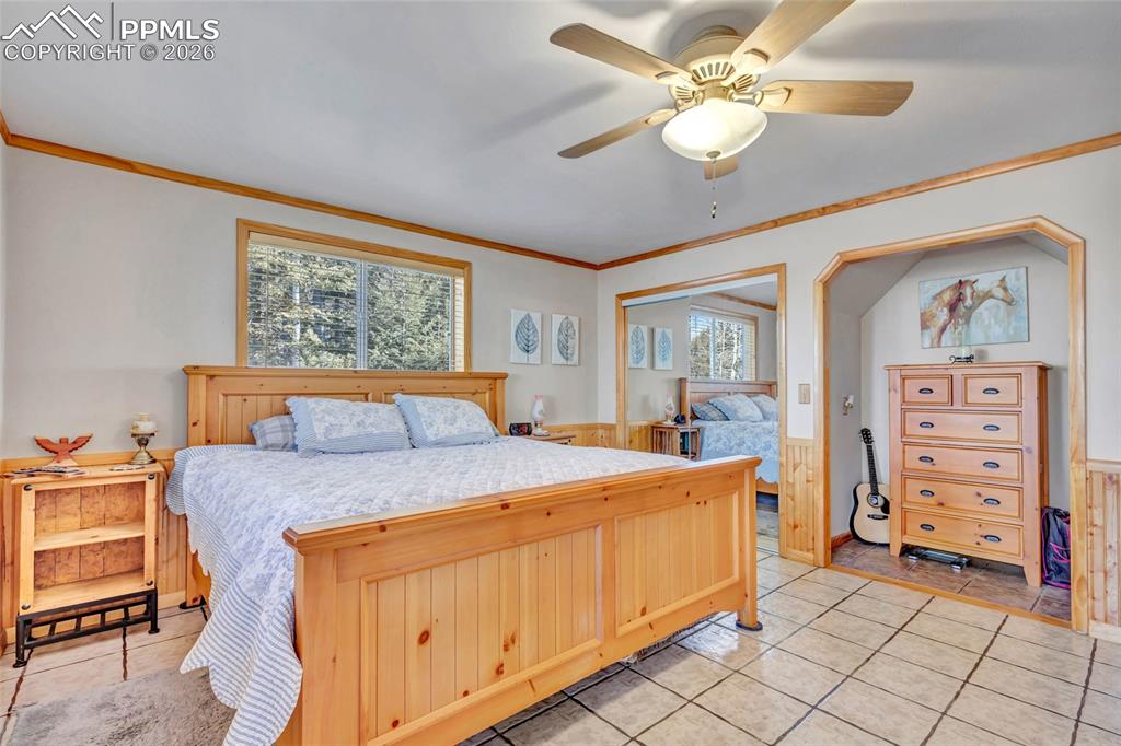 Image 27 of 48: Bedroom