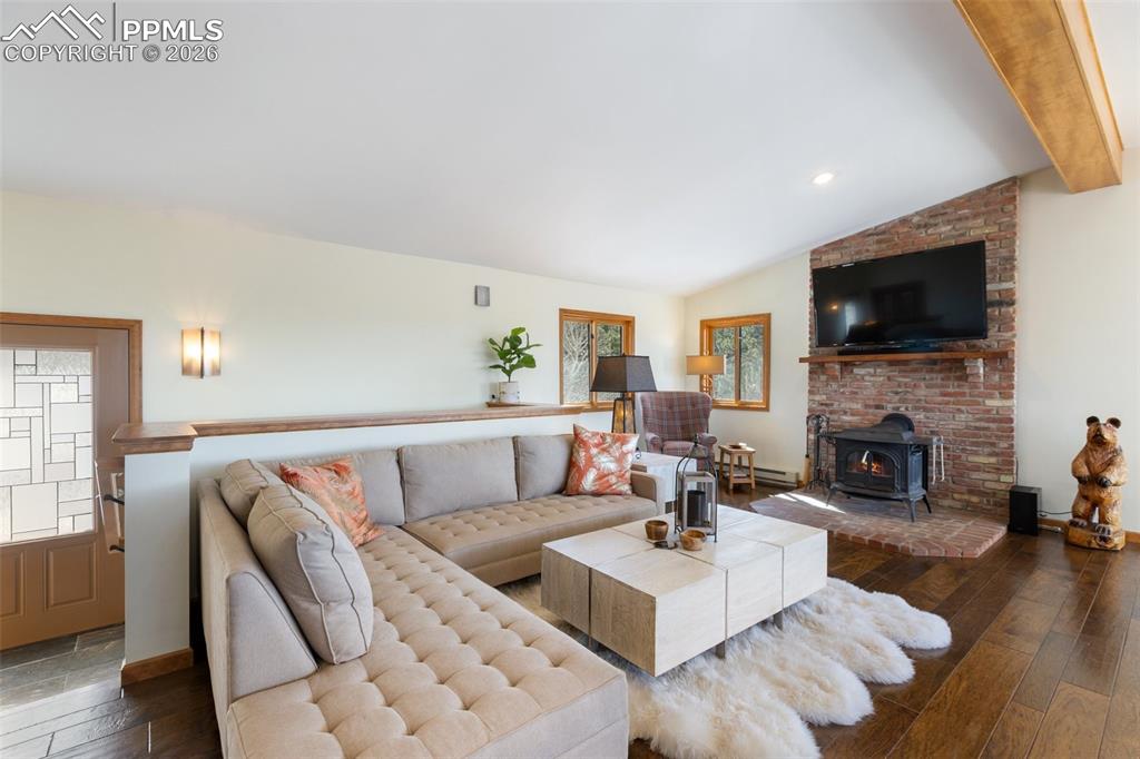 Image 13 of 50: Living Room